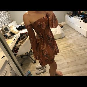 Pink off the shoulder Billabong dress